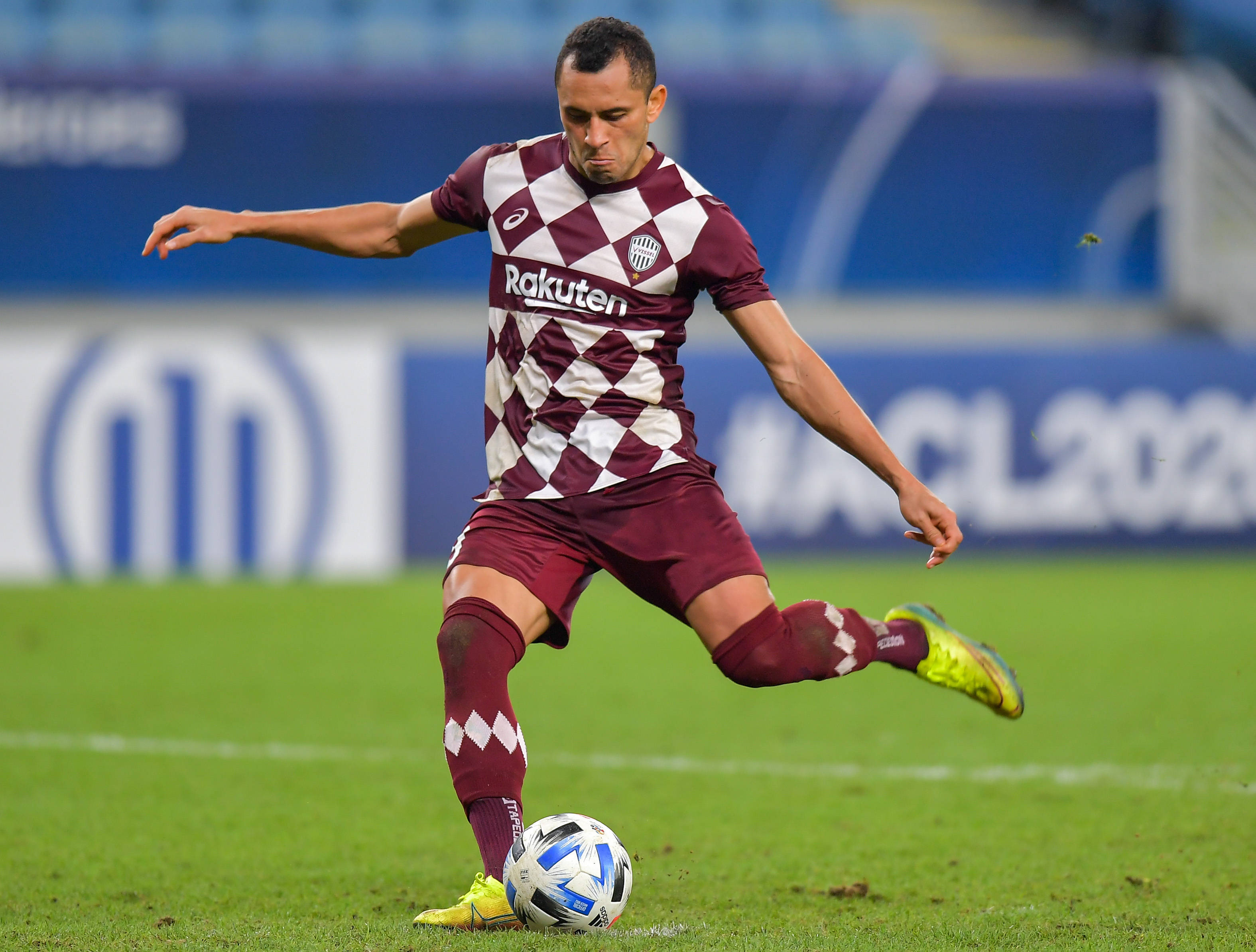 清晨亚冠焦点战，布莱顿手感冰凉，压力陡增，年轻球员得到机会的简单介绍